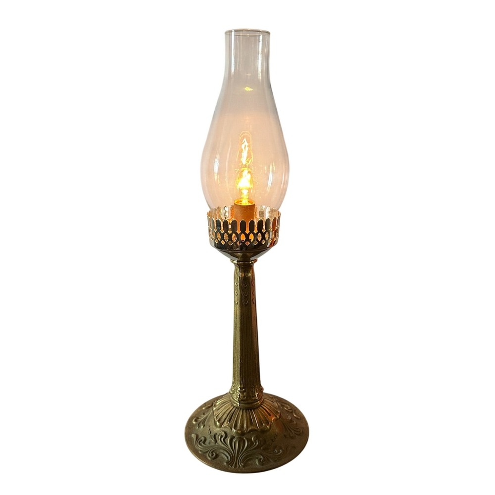 Vintage Ornate Brass Hurricane Table Lamp Glass Chimney E-69571 Gold Tone